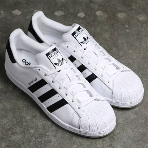 adidas superstar white men.